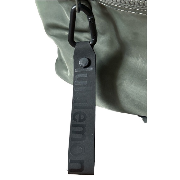 Lululemon New Crew Backpack 22L Laptop Pocket DESIGNED FOR ON THE MOVE - Picture 5 of 10